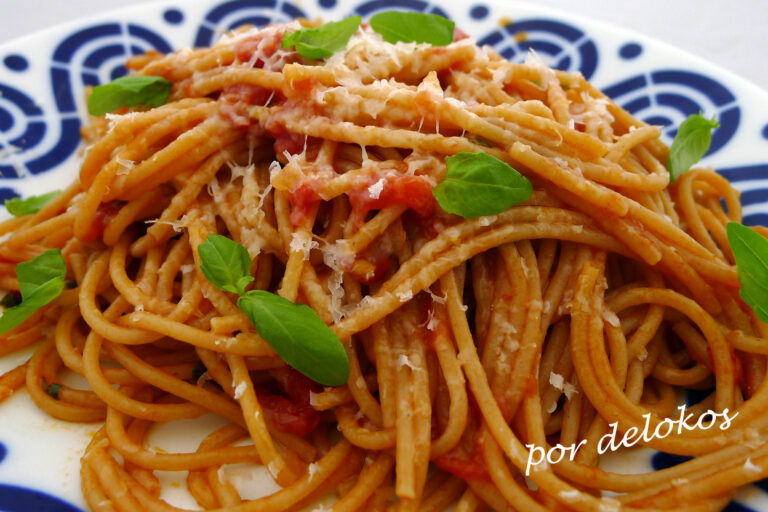 Pasta integral con salsa de tomate: receta fácil y saludable
