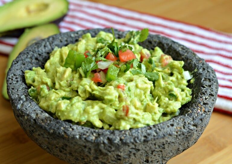 Receta fácil para un delicioso dip de guacamole casero